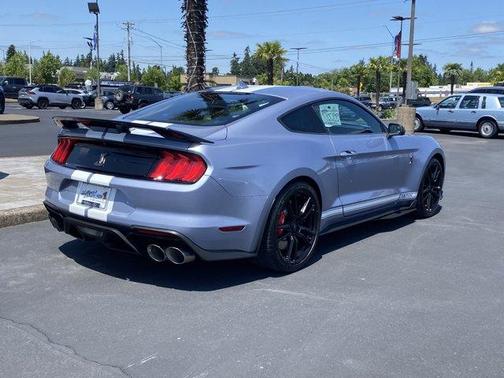 2022 Ford Shelby GT500 Base