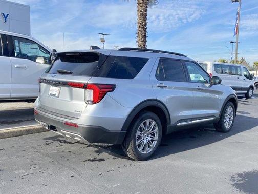 2025 Ford Explorer Active