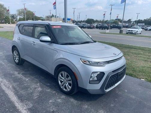 Sparkling Silver 2020 Kia Soul LX