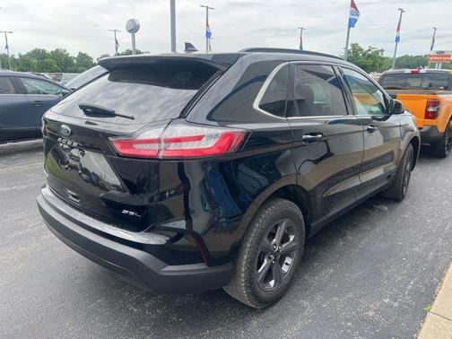 Agate Black Metallic 2022 Ford Edge SEL