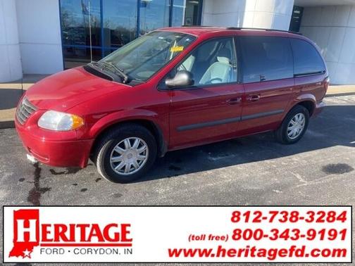2005 Chrysler Town & Country Base