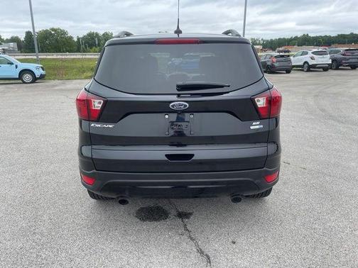 Agate Black Metallic 2019 Ford Escape SE