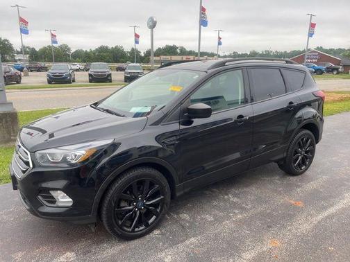 Agate Black Metallic 2019 Ford Escape SE