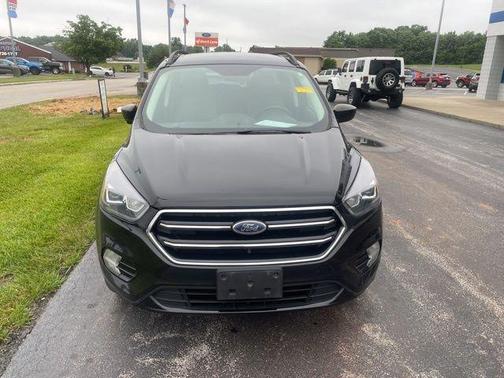 Agate Black Metallic 2019 Ford Escape SE