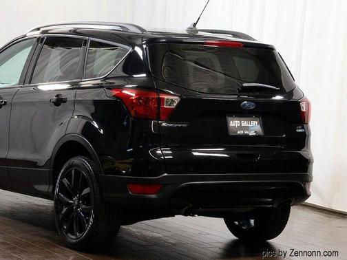 Black Metallic 2019 Ford Escape SE
