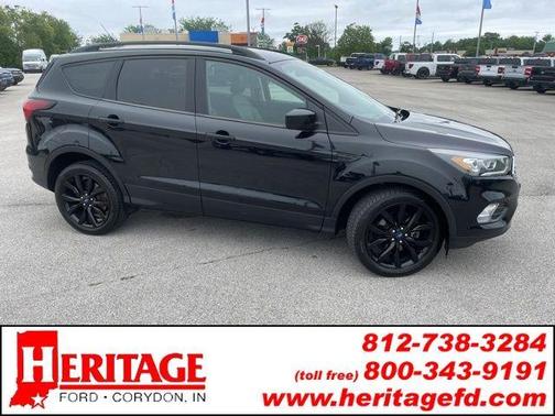 Agate Black Metallic 2019 Ford Escape SE