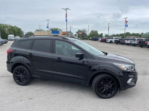 Agate Black Metallic 2019 Ford Escape SE