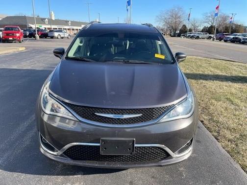 2018 Chrysler Pacifica Touring-L