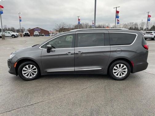2018 Chrysler Pacifica Touring-L