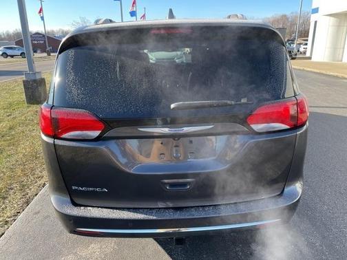 2018 Chrysler Pacifica Touring-L