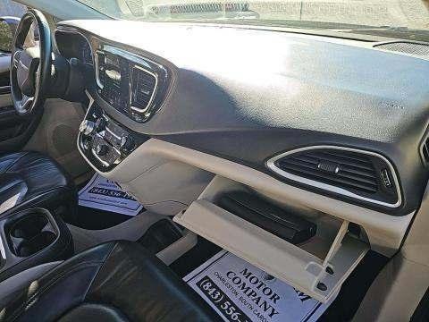 2018 Chrysler Pacifica Touring-L