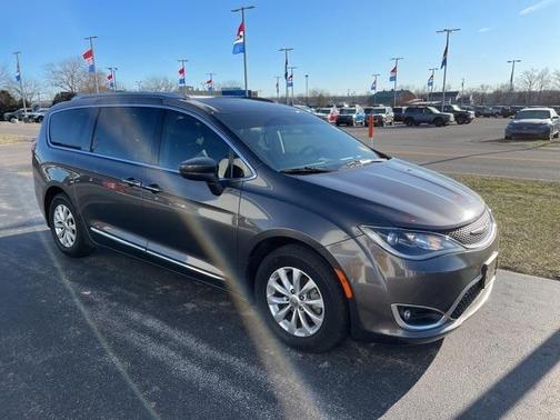 2018 Chrysler Pacifica Touring-L