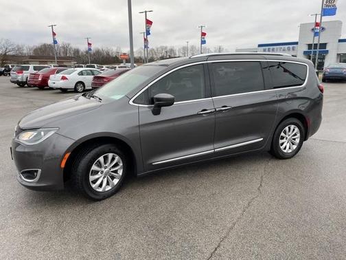2018 Chrysler Pacifica Touring-L