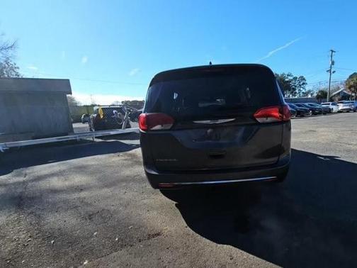 2018 Chrysler Pacifica Touring-L