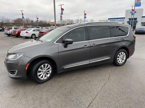 2018 Chrysler Pacifica Touring-L