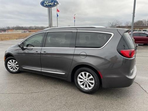 2018 Chrysler Pacifica Touring-L