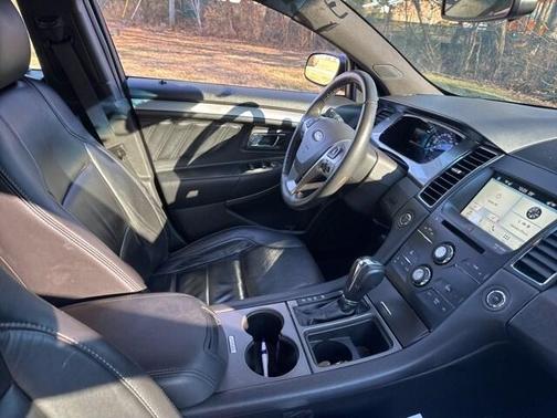 2018 Ford Taurus SEL