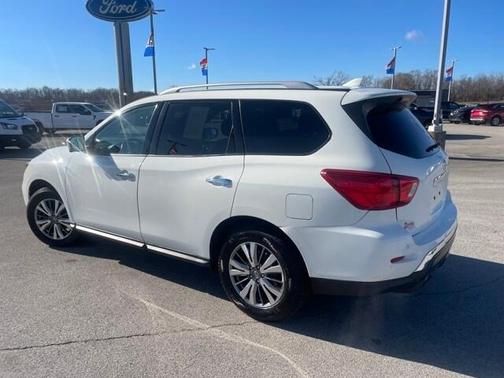 2019 Nissan Pathfinder SL