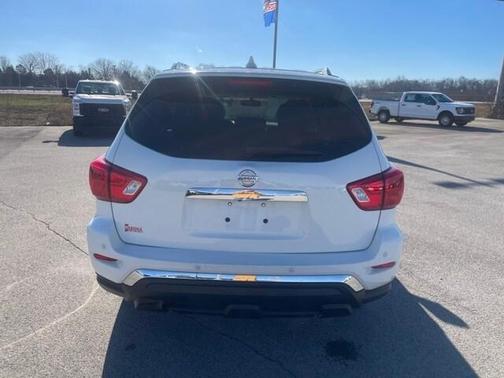 2019 Nissan Pathfinder SL