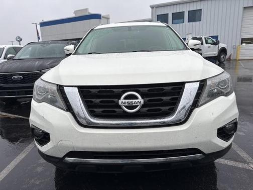 2019 Nissan Pathfinder SL