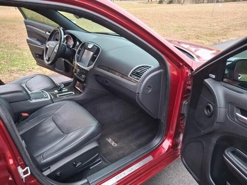 2014 Chrysler 300C Base