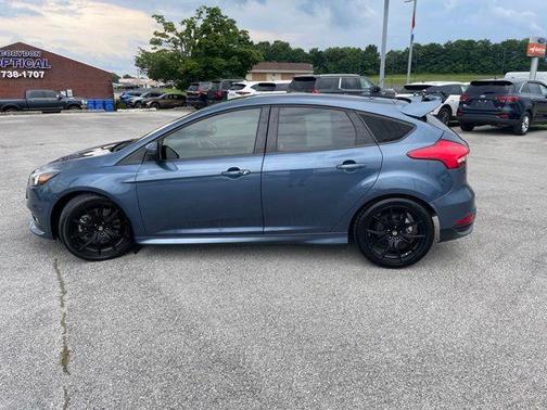 Blue Metallic 2018 Ford Focus ST Base