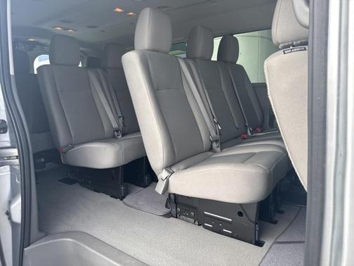 2014 Nissan NV Passenger NV3500 HD SV V6/SV V8