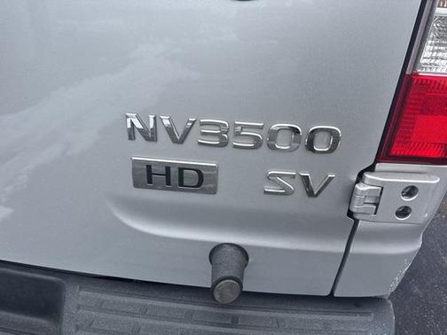 2014 Nissan NV Passenger NV3500 HD SV V6/SV V8
