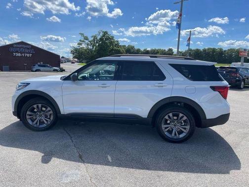 Space White Metallic 2026 Ford Explorer Active