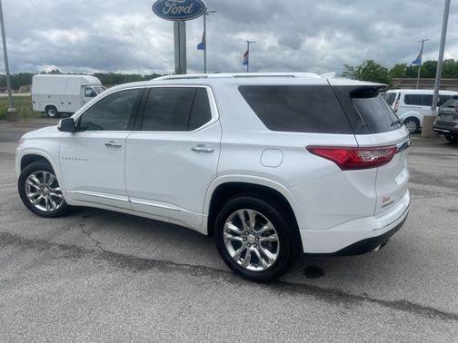 Iridescent Pearl Tricoat 2020 Chevrolet Traverse High Country