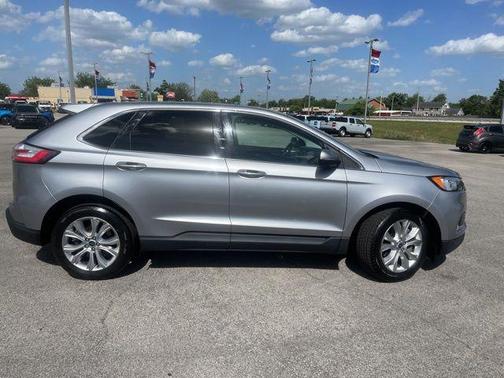 Silver Metallic 2022 Ford Edge Titanium