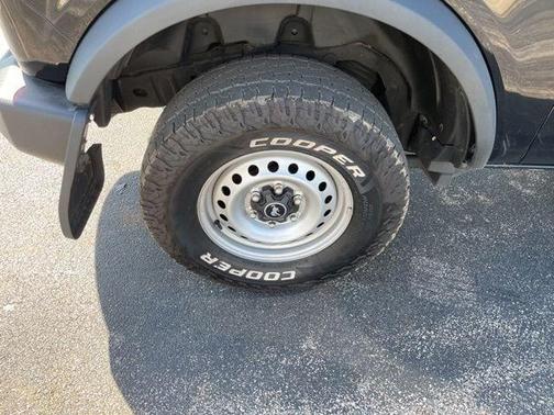 Shadow Black 2022 Ford Bronco Base
