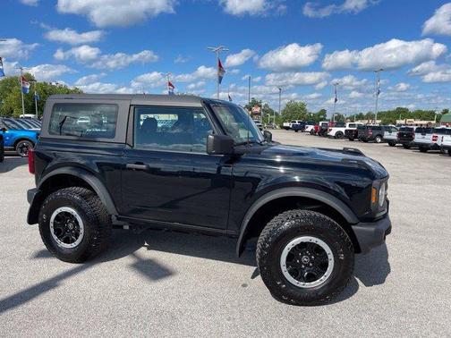 Shadow Black 2022 Ford Bronco Base