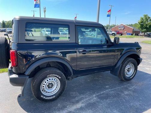 Shadow Black 2022 Ford Bronco Base