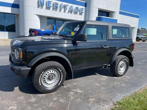Shadow Black 2022 Ford Bronco Base