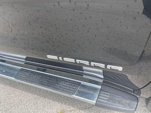 Onyx Black 2019 GMC Sierra 1500 SLT