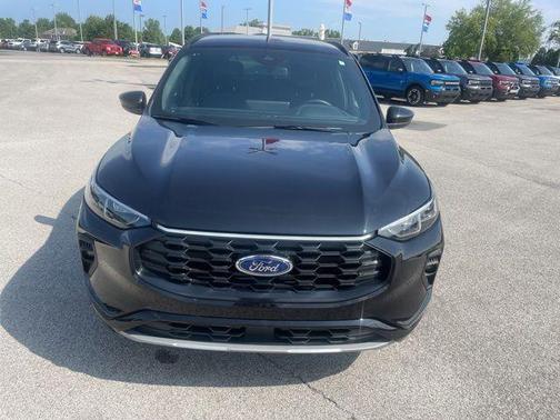 Agate Black Metallic 2025 Ford Escape ST-Line Elite