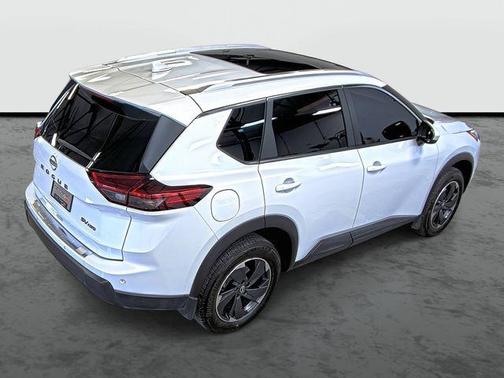White Pearl 2024 Nissan Rogue SV