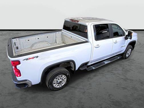Summit White 2025 Chevrolet Silverado 2500 LT