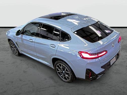 2025 BMW X4 xDrive30i