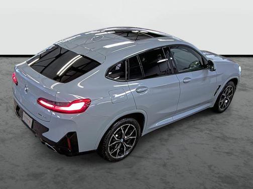 2025 BMW X4 xDrive30i