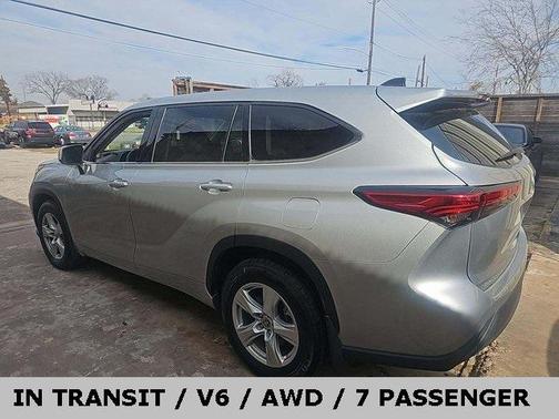 2022 Toyota Highlander LE