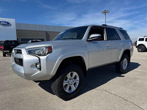 2022 Toyota 4Runner SR5