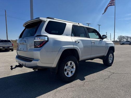 2022 Toyota 4Runner SR5