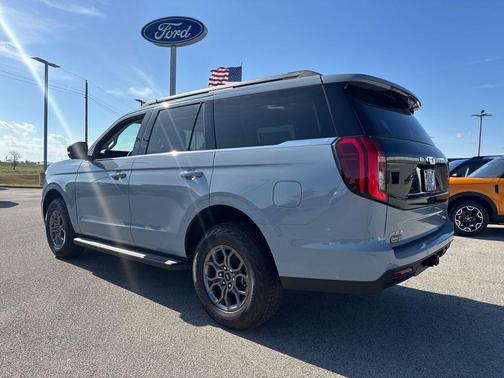 Glacier Gray Metallic 2026 Ford Expedition Active