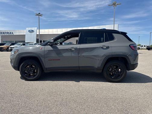 2024 Jeep Compass Trailhawk