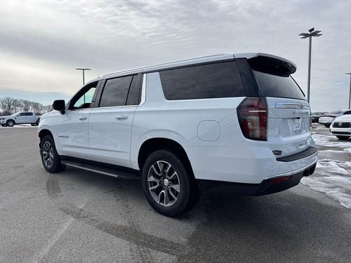 2023 Chevrolet Suburban LS