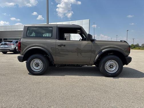 2025 Ford Bronco Base