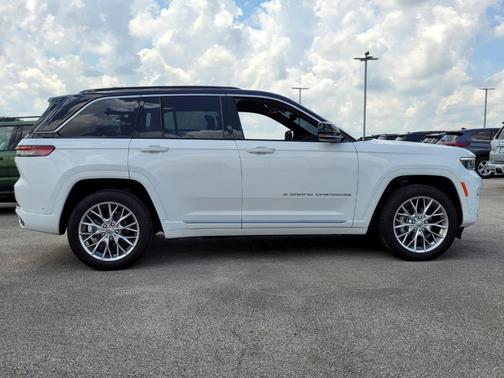 2024 Jeep Grand Cherokee Summit