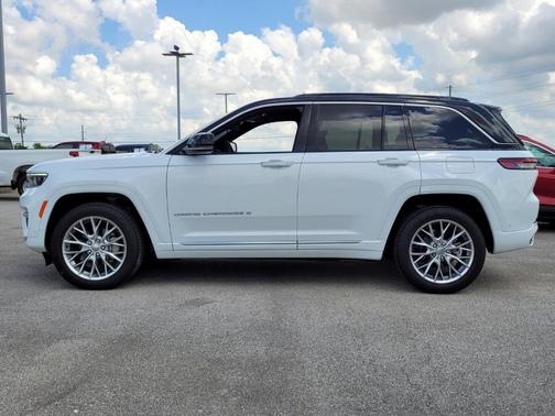 2024 Jeep Grand Cherokee Summit